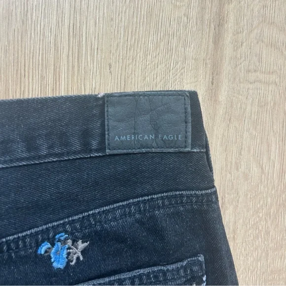 American Eagle Outfitters Black Floral Jean Shorts - Picture 5 of 5